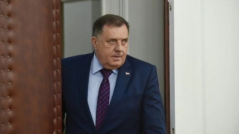 Dodik paralajmëron bllokim të marrëveshjes për kalim të kufirit vetëm me letërnjoftim ndërmjet Bosnjës dhe Kosovës