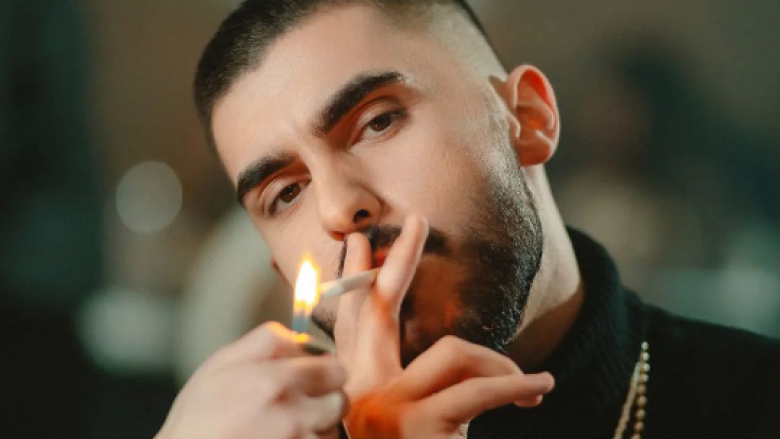 Butrint Imeri të martën lanson këngën e re “Cigaren”