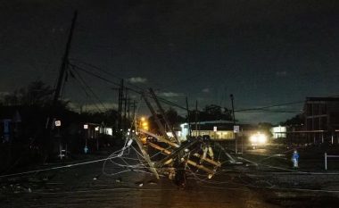 Tre të vdekur, gjashtë shtete pa energji elektrike – pasi stuhia vdekjeprurëse e dimrit dhe tornadot goditën disa pjesë të SHBA-së