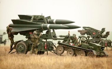 Spanja i dorëzoi Ukrainës sistemet e para të raketave anti-ajrore amerikane, Hawk