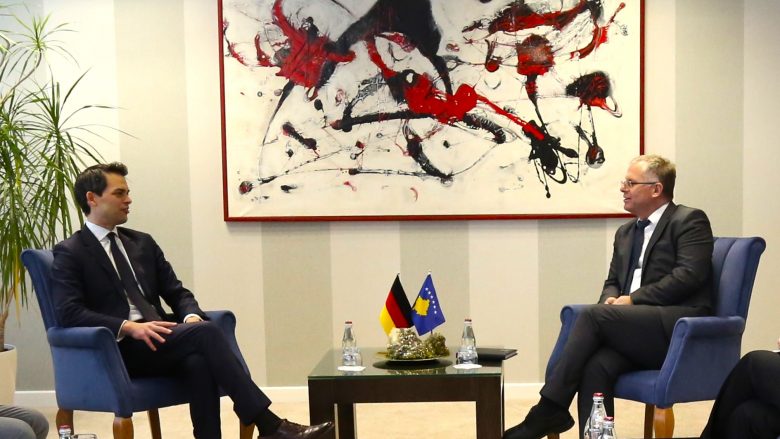 Bislimi në takim me deputetin gjerman: Kosova ka përafruar politikën e jashtme me atë të BE-së