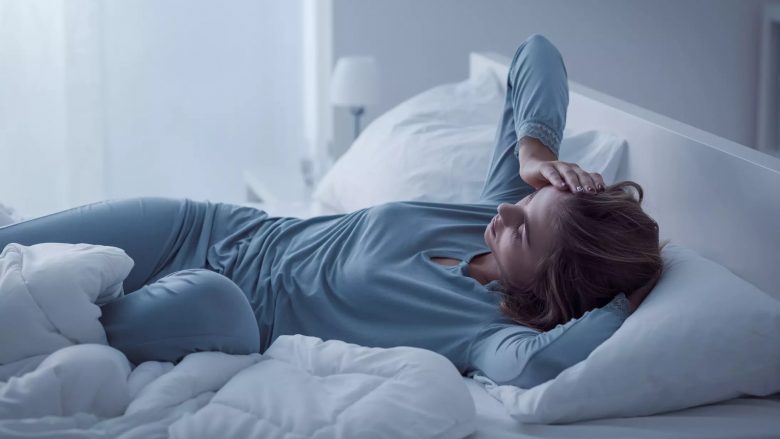 Shtatë gjërat befasuese që mund të prishin ciklin e gjumit