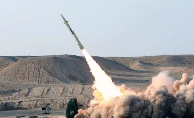 Koreja e Veriut e mbyll vitin me lëshimin e raketave balistike