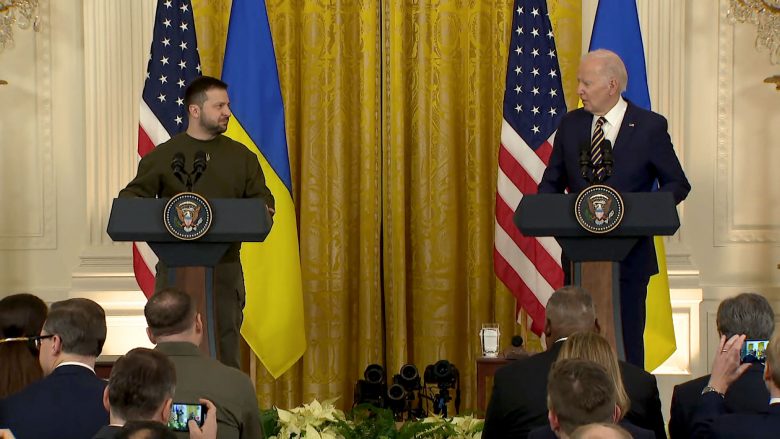 Biden: Ukraina ka sfiduar në çdo hap Rusinë – ndihma e fundit do të përfshijë edhe sistemin “Patriot”