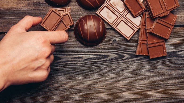 Çfarë ndodh me trupin tuaj nëse konsumoni çokollatë çdo ditë