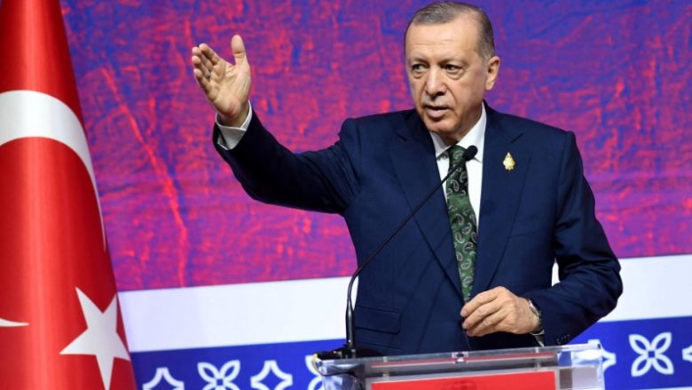 Dy milionë pensionistë të rinj: Erdogan hoqi moshën e daljes në pension