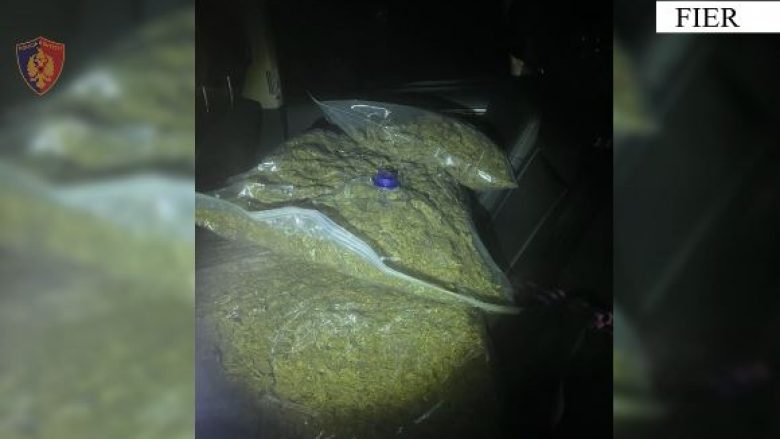 Kapen 85 kg drogë në Fier, arrestohet 25-vjeçari, arratiset shoku i tij