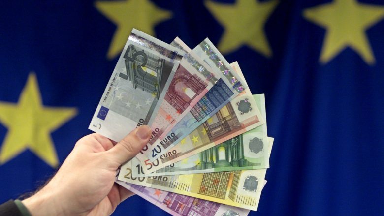Hungaria ka vetëm një mundësi për marrjen e miliarda eurove të ngrira nga BE-ja