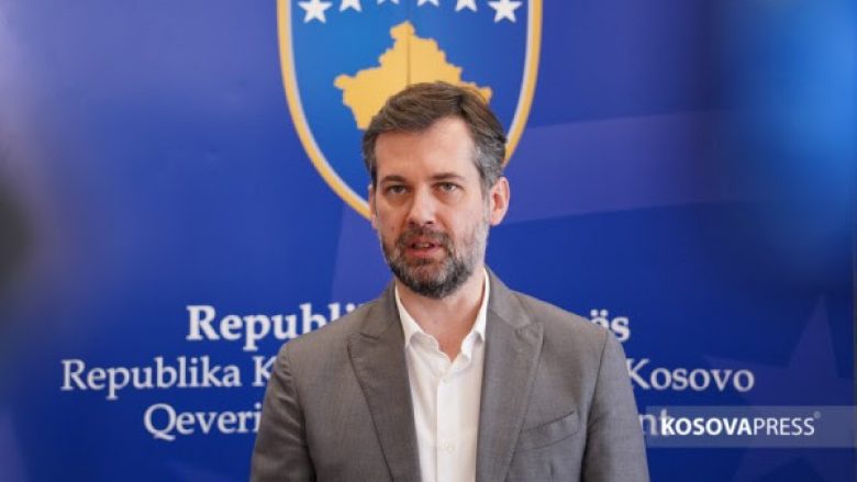 Situata e licencimit të FFK-së, flet ministri Hajrulla Çeku