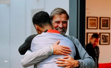 Klopp këmbëngul se Liverpooli mund të blejë sërish pas Gakpos