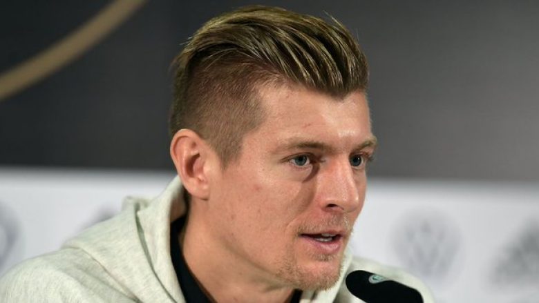 Kroos konfirmon rinovimin me Real Madridin ndërsa zbulon se një bashkëlojtar po largohet nga Bernabeu