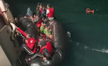 Një shqiptar mes personave të shpëtuar nga varka e përmbytur në Kanalin Anglez