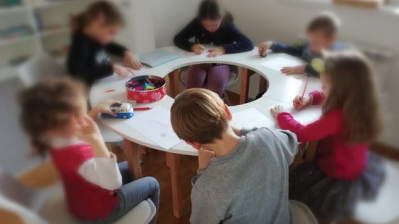Fëmijët në komunën e Prishtinës nga muaji mars mund të vlerësohen falas te psikologu, logopedi dhe ergoterapeuti