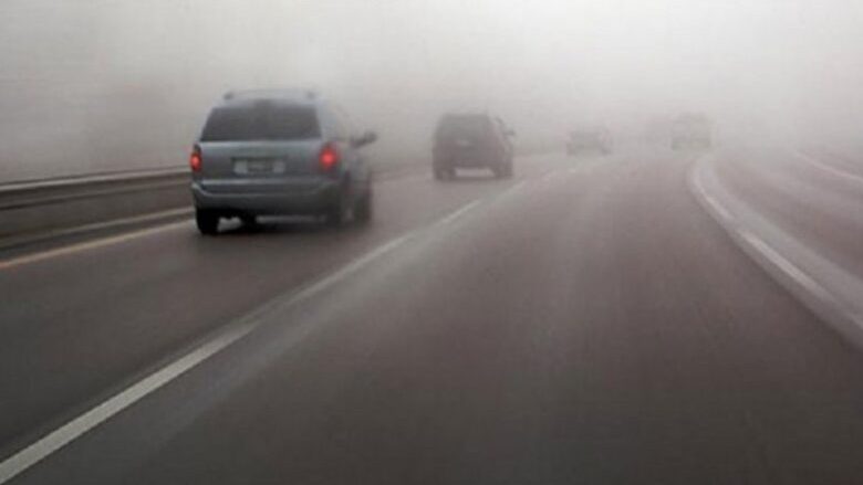 Mjegull në disa akse rrugore në Maqedoni, nuk ka ndalesa në pikat kufitare