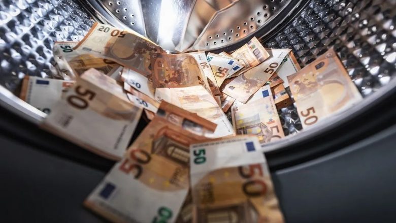 Daily Mail: Shqipëria, parajsë për pastrimin e parave – amnistia fiskale do ta kthejë vendin në ‘lavatriçe për paratë e pista’