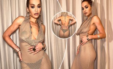 Rita Ora publikon fotografi ‘të zjarrta’ për fansat, duke pozuar me fustan rrjete