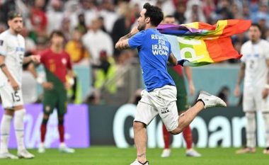 Pushtoi fushën me flamurin ylber dhe disa mesazhe në fanellë, italiani zbulon se çfarë i tha Infantino pas ndeshjes