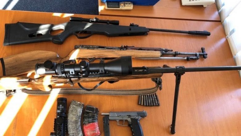 Numër i madh i armëve ilegale në Kosovë, ekspertët kërkojnë aksione për grumbullim