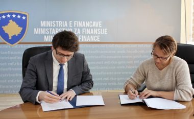 ​Ministria e Financave e Telekomi nënshkruajnë marrëveshje për kredi investive