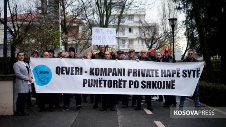 Protestojnë punëtorët teknik të Prishtinës, kërkojnë rritje të pagave dhe kthimin e tyre nën menaxhim