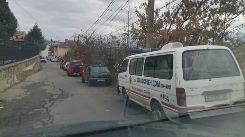 Vidhet një veturë e spitalit në Koçan, policia e ka gjetur pas pesë orësh