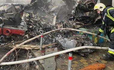 Nga rrëzimi i helikopterit në afërsi të Kievit, humbin jetën 16 persona – në mesin e tyre edhe ministri i Punëve të Brendshme