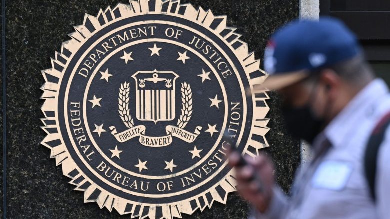 Ish-drejtori i FBI-së në New York, akuzohet se ndihmoi oligarkun e sanksionuar rus – si dhe për fshehjen e pagesave nga ish-punonjësi i inteligjencës shqiptare