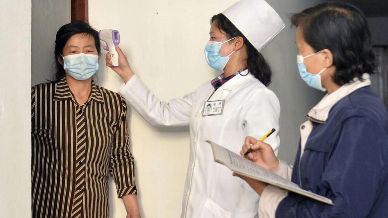 Kryeqyteti i Koresë së Veriut mbyllet për shkak të një sëmundje të panjohur respiratore, banorët urdhërohen të matin disa herë temperaturën