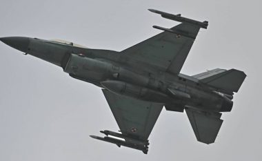 Polonia e gatshme t’i dërgojë Ukrainës aeroplanët luftarakë F-16