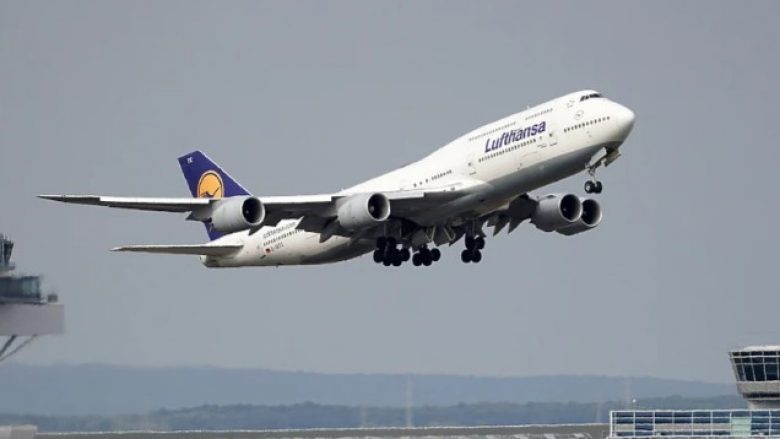 Boeing i jep lamtumirën modelit më të njohur 747