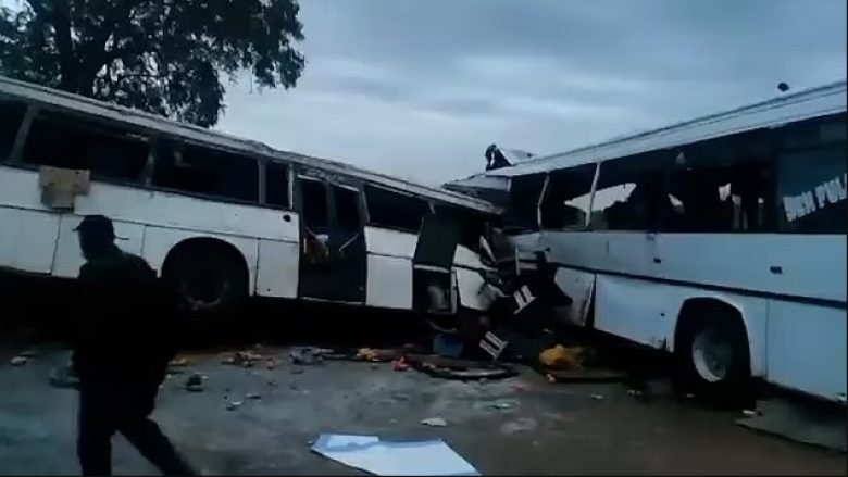 Përplasen dy autobusë në Senegal, humbin jetën 40 persona dhe 85 tjerë lëndohen