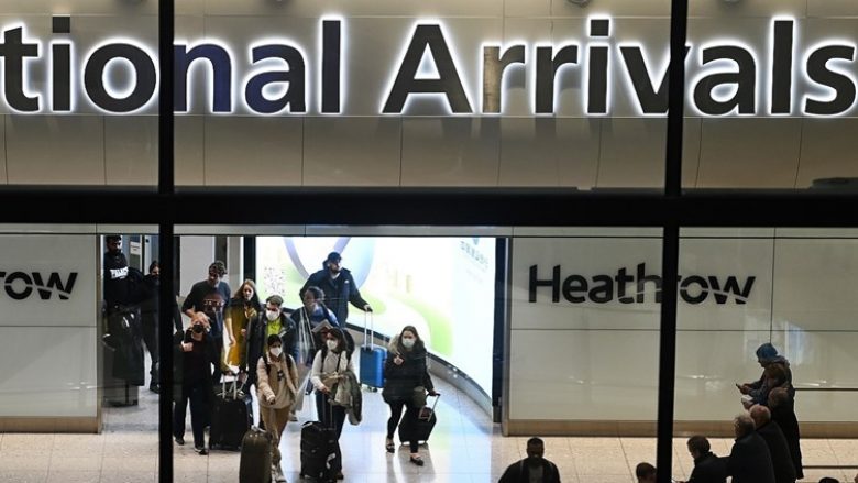 Në aeroportin Heathrow të Londrës, zbulohet pako me sasi të vogël të uraniumit