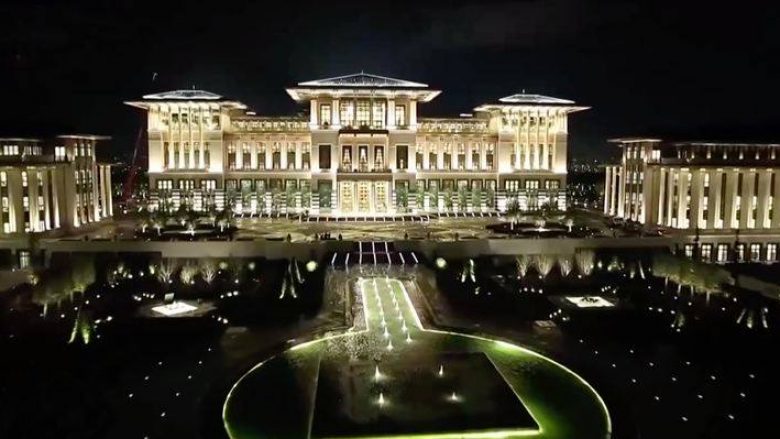 Hidhini një sy brenda pallatit presidencial të Erdoganit: 1.100 dhoma plot me ar