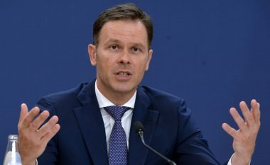 “Çështja e Kosovës do të përcaktojë fatin tonë”: Zv/kryeministri i Serbisë thotë se tërheqja e investitorëve do ta kthente vendin e tij 30 vjet prapa