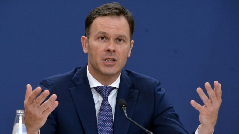 “Çështja e Kosovës do të përcaktojë fatin tonë”: Zv/kryeministri i Serbisë thotë se tërheqja e investitorëve do ta kthente vendin e tij 30 vjet prapa