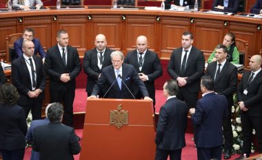 Përplasjet në Kuvendin e Shqipërisë, përjashtohen për 10 ditë Berisha dhe katër deputetë të PD-së