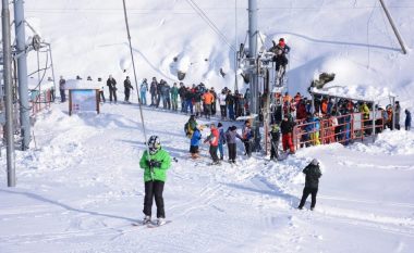 Në Kodrën e Diellit edhe zyrtarisht ka nisur sot sezoni i skijimit