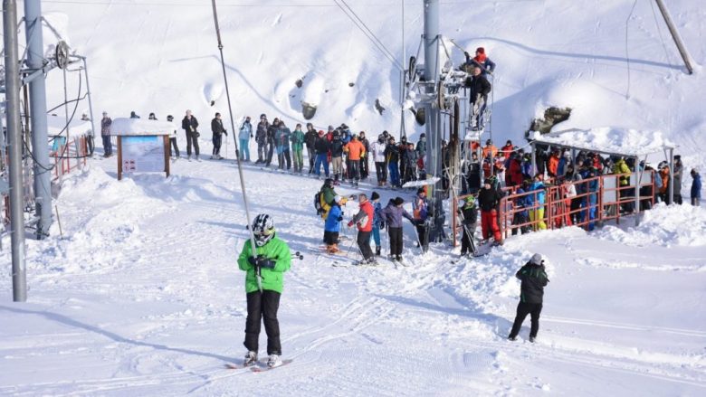 Në Kodrën e Diellit edhe zyrtarisht ka nisur sot sezoni i skijimit