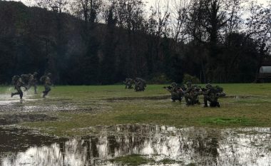 ​Ushtarët e Kosovës trajnohen me komandot e Shqipërisë