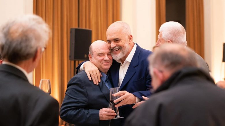 Rama e nis vitin me pensionistë që kanë dhënë kontribut në jetën kulturore, sportive e shkencore të Shqipërisë