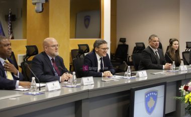 Chollet: Presim propozime nga Kosova për Asociacionin