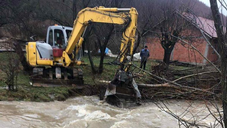Komuna e Podujevës fton qytetarët të lajmërojnë dëmet e shkaktuara nga vërshimet