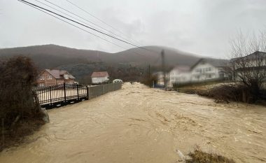 Reshjet e shiut vazhdojnë edhe pesë ditë, IHK: Mund të shkaktojnë probleme edhe në pjesët tjera të vendit