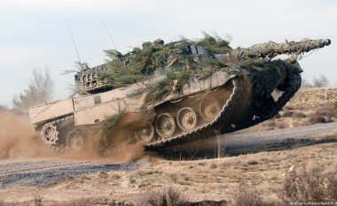 Ukraina pret të marrë 100 tanke Leopard 2, nëse bie dakord Gjermania