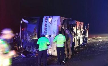 Aksidentohet autobusi në Turqi, të paktën pesë të vdekur