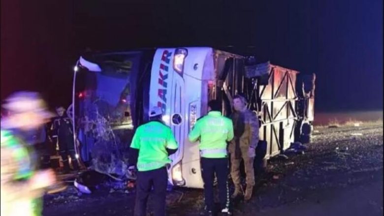 Aksidentohet autobusi në Turqi, të paktën pesë të vdekur