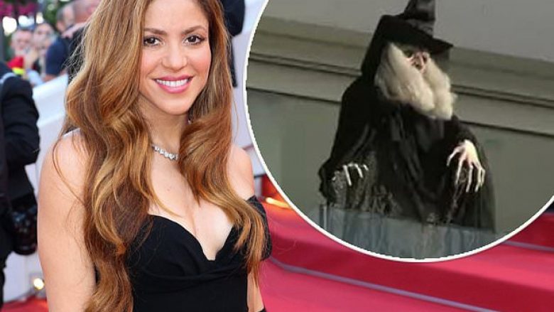 Shakira ka vënë një ‘shtrigë’ në ballkon dhe ka lëshuar këngën e re me zë të lartë, ndërsa përballë ndodhet shtëpia e ish-vjehrrës së saj
