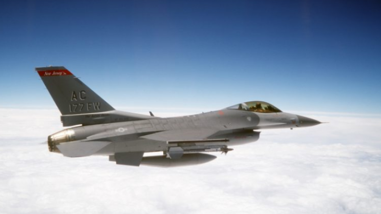 Holanda mund të dërgojë aeroplanë F-16 në Ukrainë