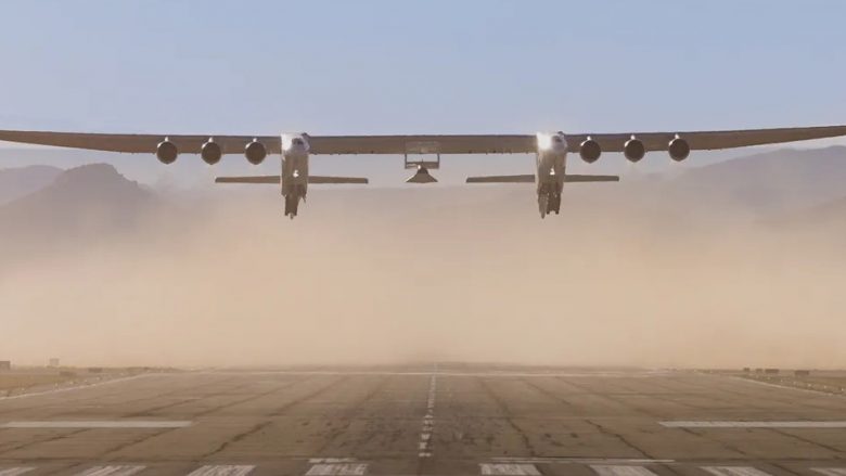 Aeroplani më i madh në botë sapo theu një rekord të madh