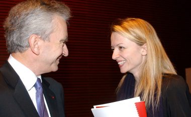 Miliarderi i ‘LVMH’ Bernard Arnault, vendos të bijën në krye të ‘Dior’